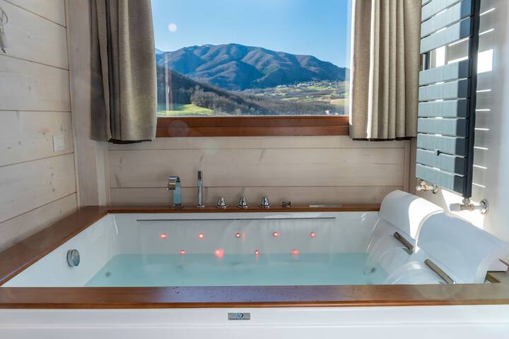 Hot Tub 85 of 153