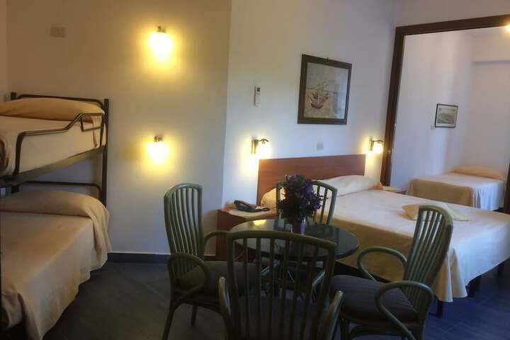 Room 5 of 38