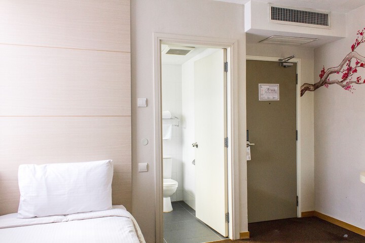 Room 4 of 67