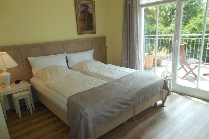 Room 25 of 138