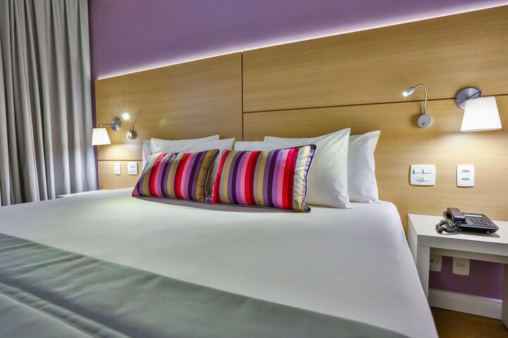 Room 4 of 36
