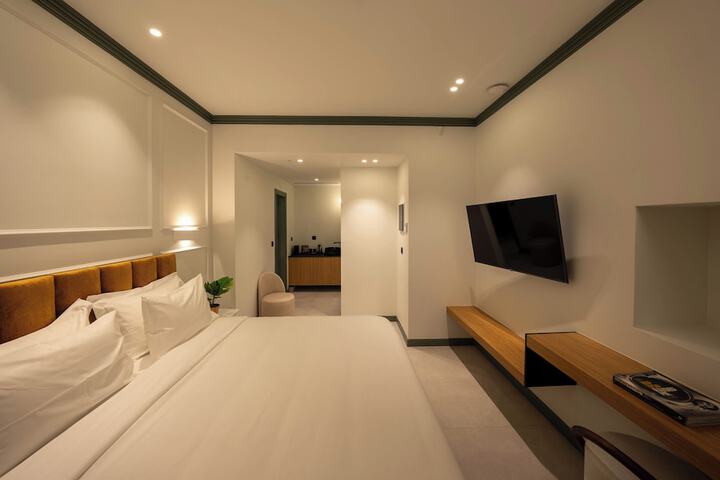 Room 14 of 120