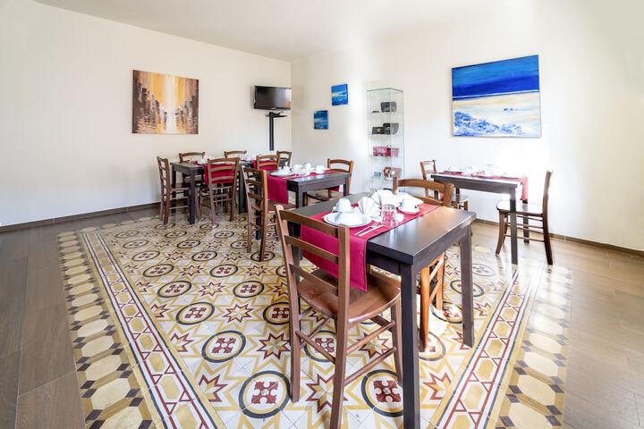Breakfast area