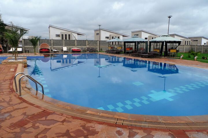 Pool 21 of 49