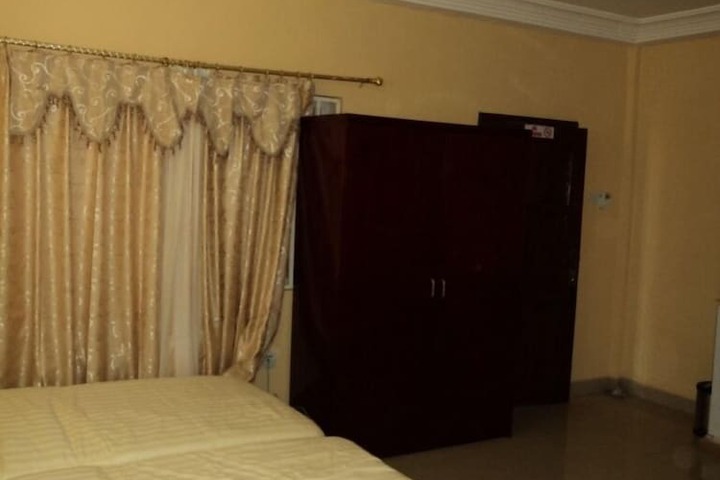 Room 4 of 21