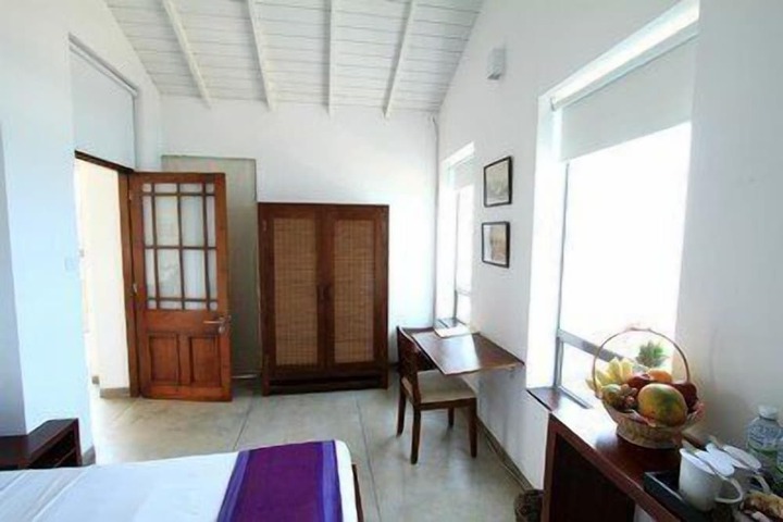 Room 9 of 26