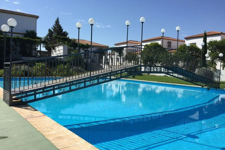 Pool 13 of 26