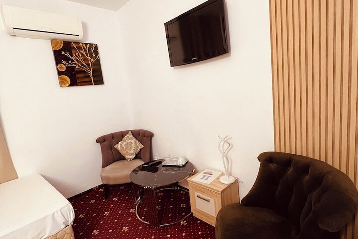 Room 15 of 30