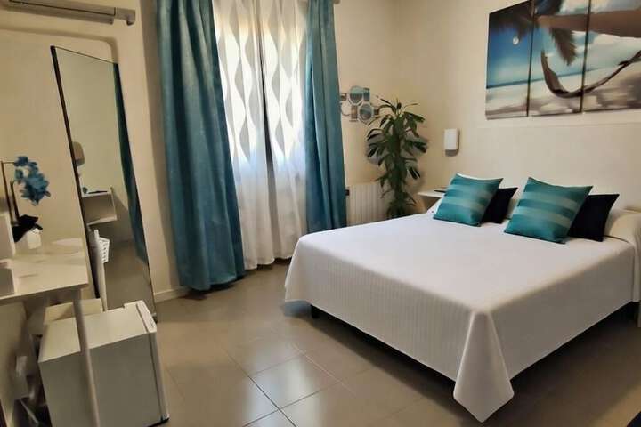 Room 7 of 25