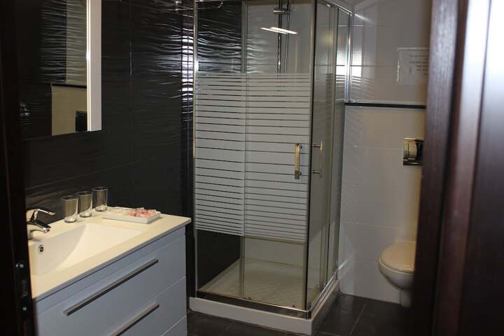Room 10 of 31