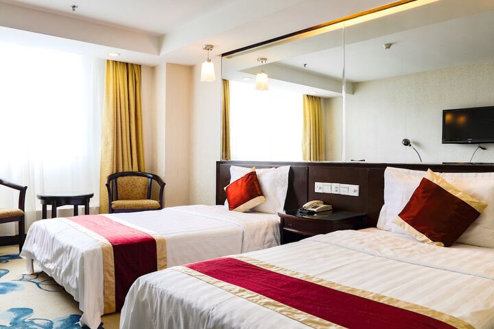 Room 4 of 35