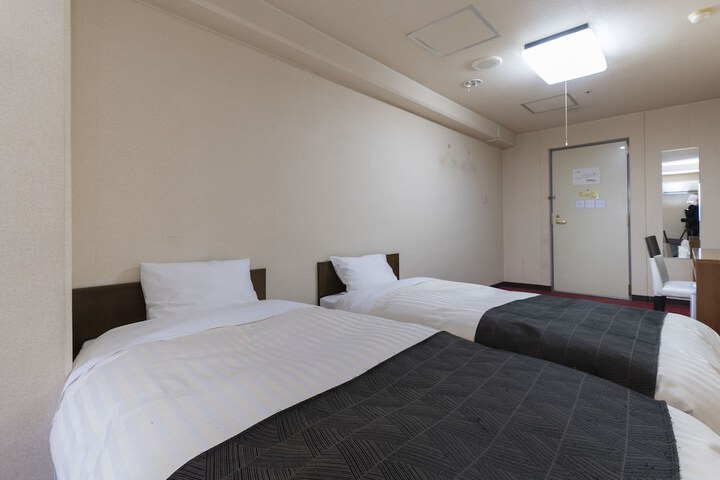 Room 19 of 62