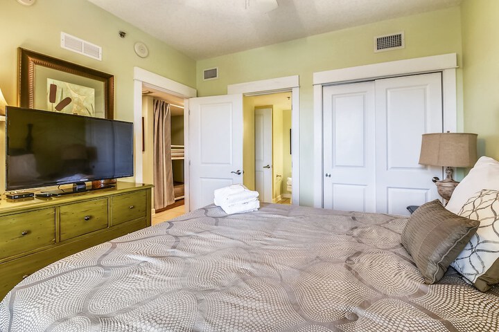 Room 76 of 308