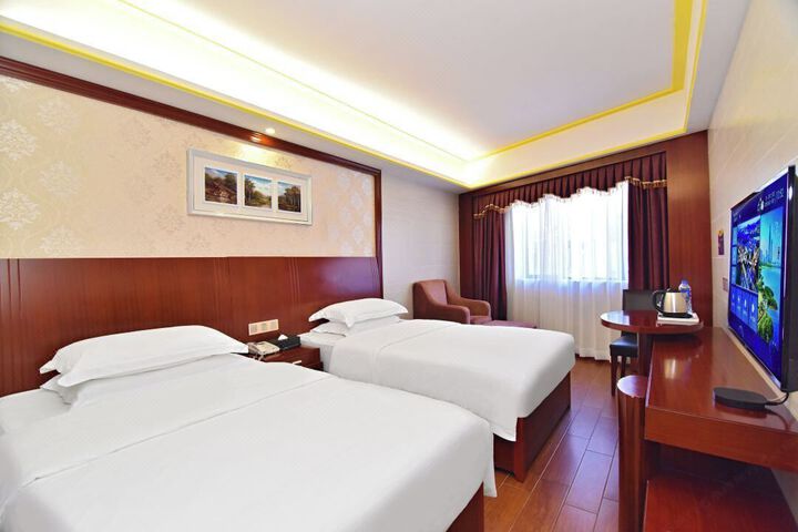 Room 10 of 15