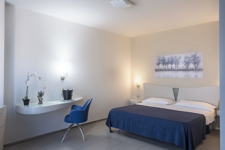 Room 5 of 31