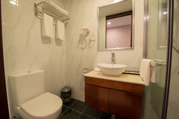Room 32 of 47