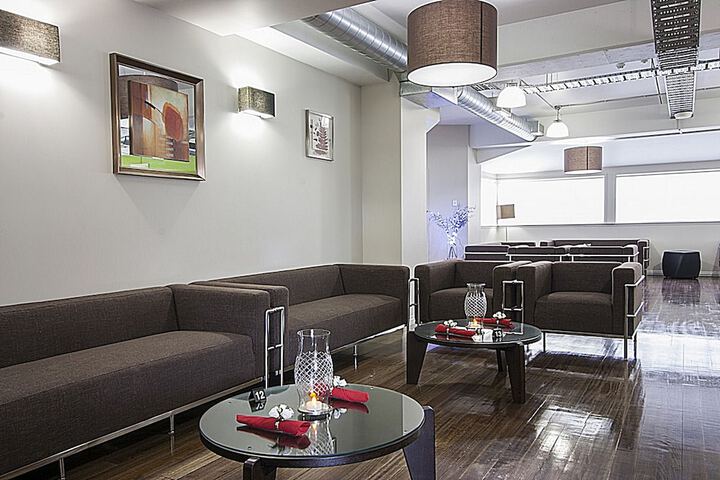 Lounge 46 of 51