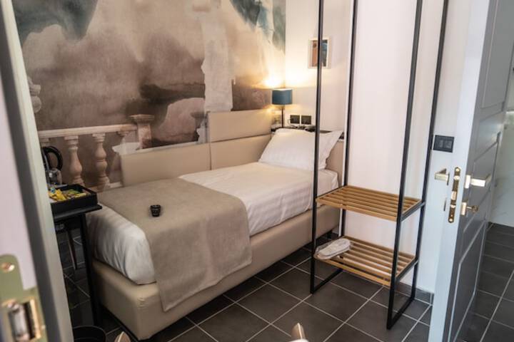 Room 45 of 209