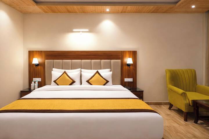 Room 3 of 9