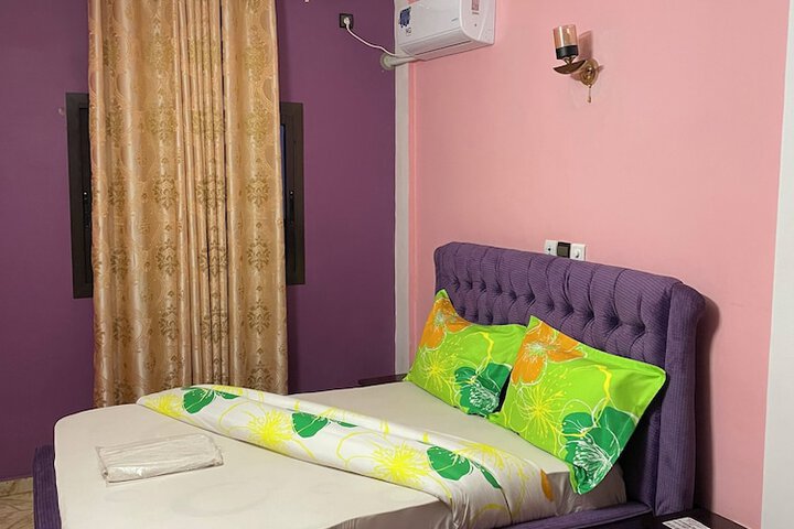 Room 10 of 118