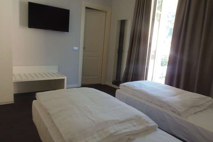 Room 29 of 64