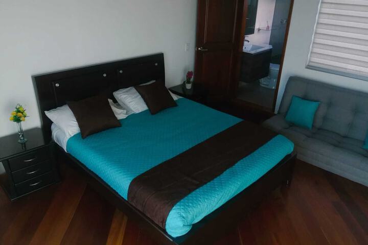 Room 6 of 9