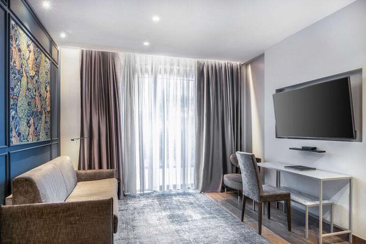 Room 80 of 280