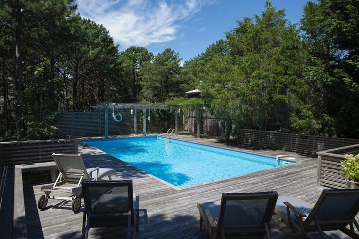 Pool 9 of 18