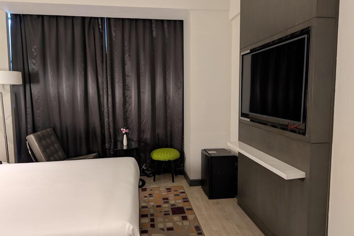 Room 26 of 86