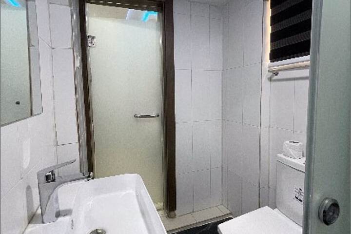 Room 18 of 27