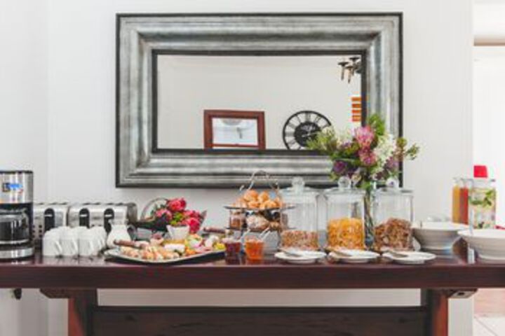 Dining 40 of 211