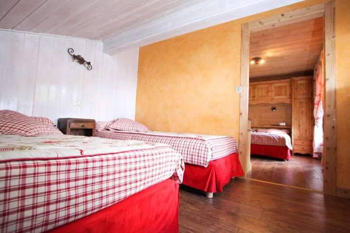 Room 12 of 60