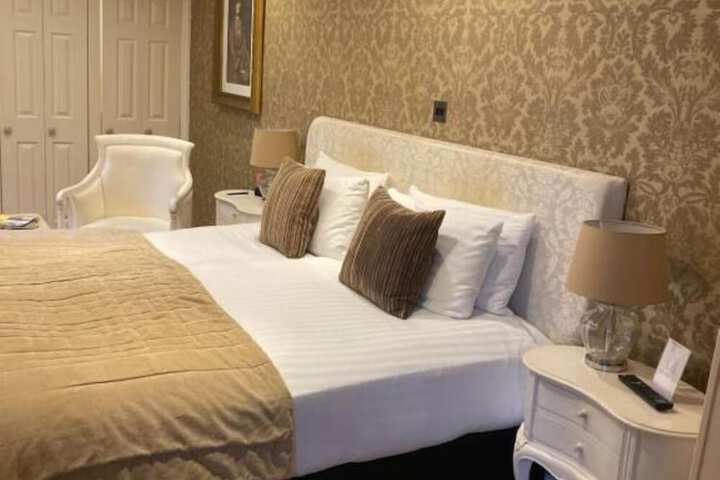 Room 18 of 95