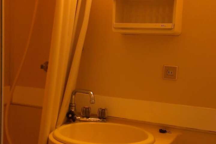 Room 28 of 38