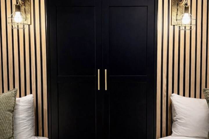 Room 83 of 130