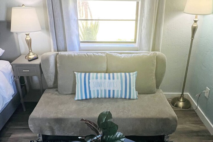 Room 64 of 100