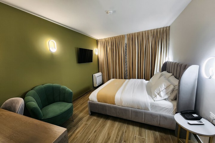 Room 32 of 101
