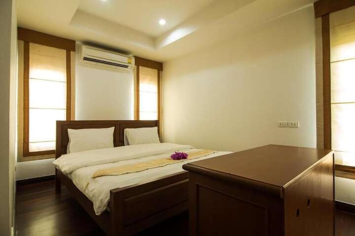 Room 4 of 40