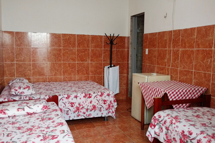 Room 8 of 10