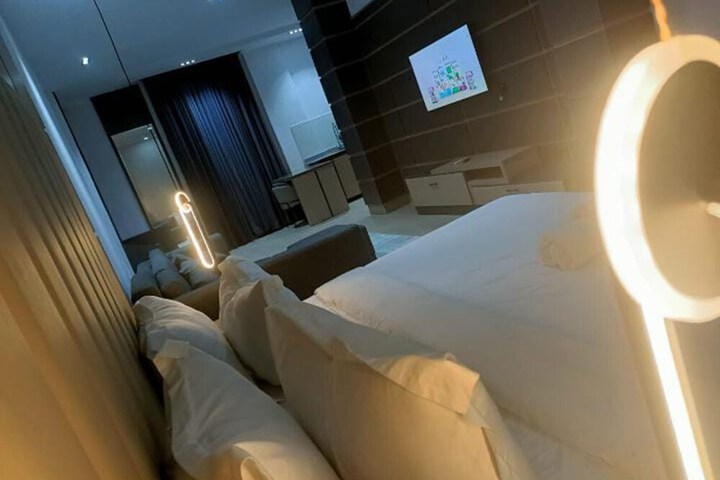 Room 6 of 52