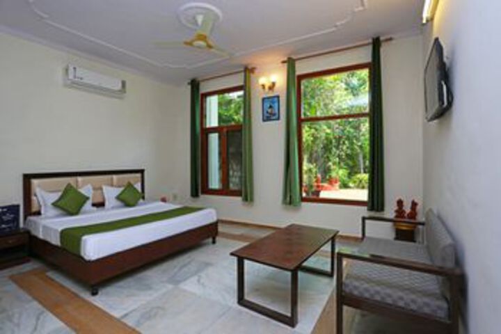 Room 14 of 30