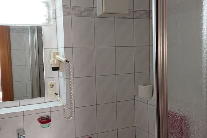 Room 17 of 35