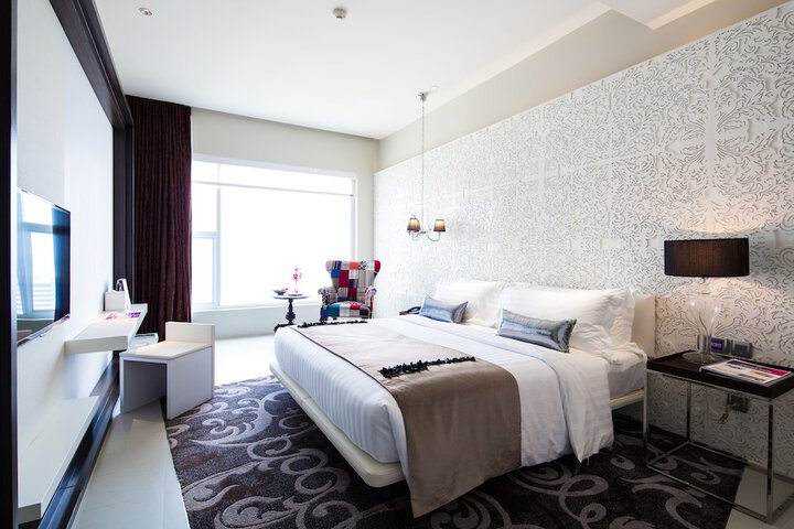 Room 14 of 94