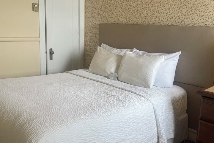 Room 69 of 125