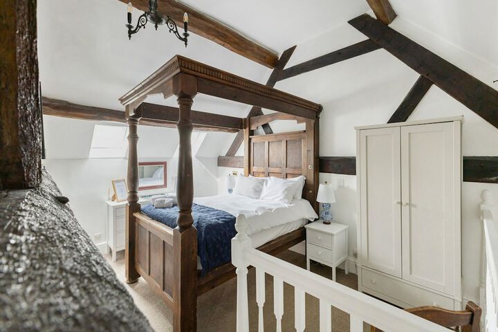 Room 12 of 34