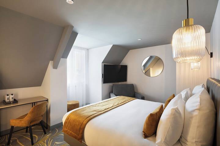 Room 18 of 74