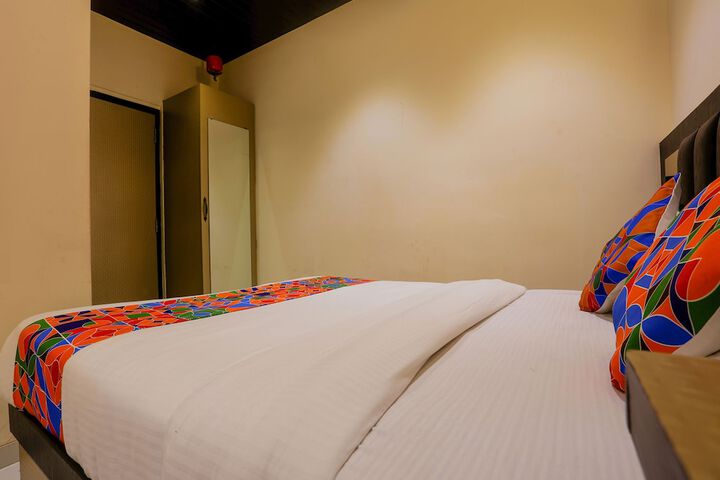 Room 14 of 34