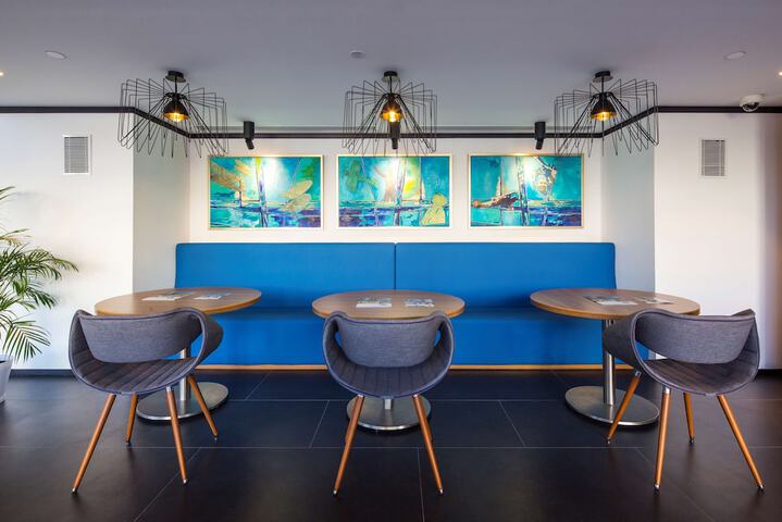Guest Lobby