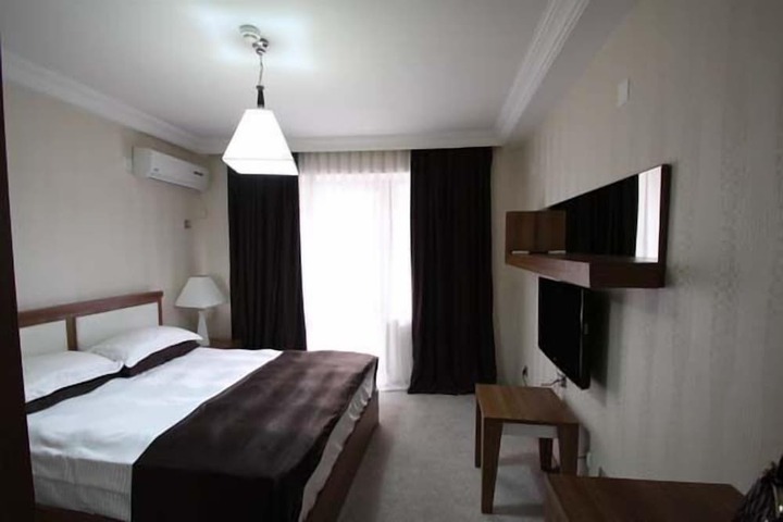 Room 15 of 27