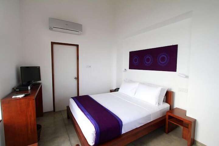 Room 5 of 26